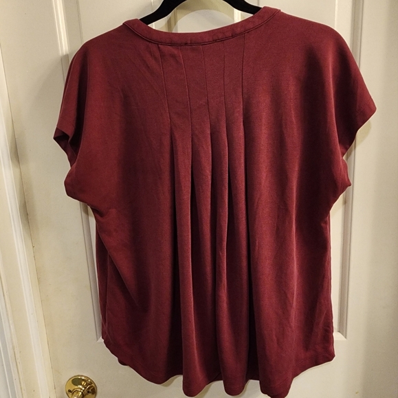 Doe & Rae maroon too size Lg - Picture 4 of 4